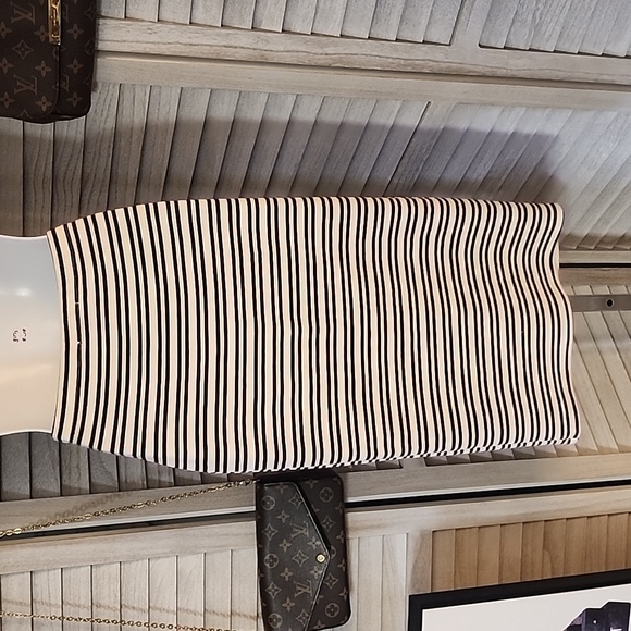 Charolette Russe brand pencil skirt - Picture 7 of 7